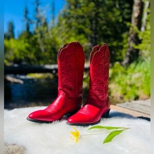 Red Ariat Women's Cowboy boots size 9
